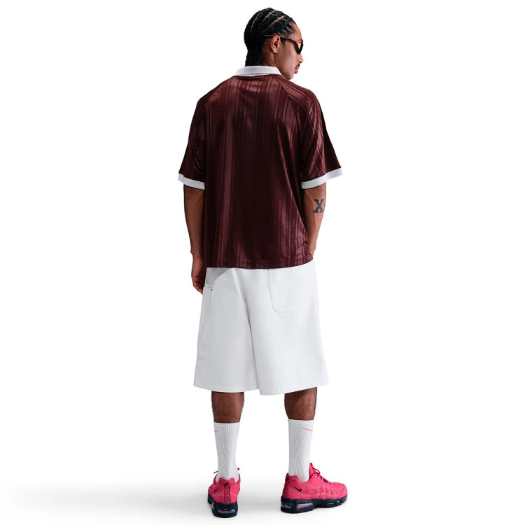 camiseta-nike-sportswear-city-side-burgundy-crush-5