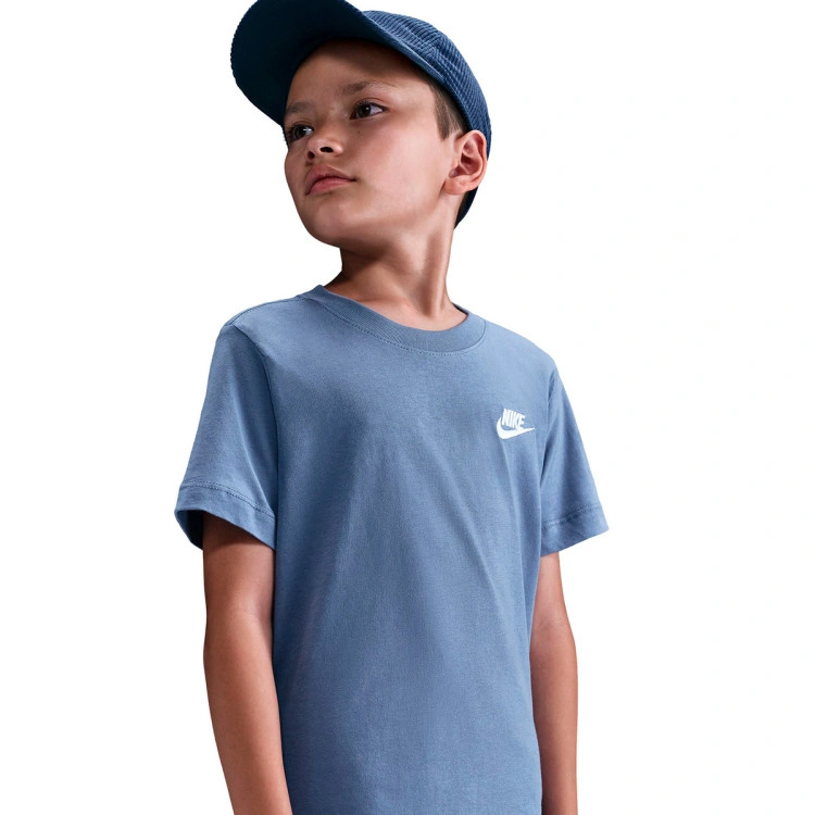 camiseta-nike-sportswear-nino-world-indigo-2