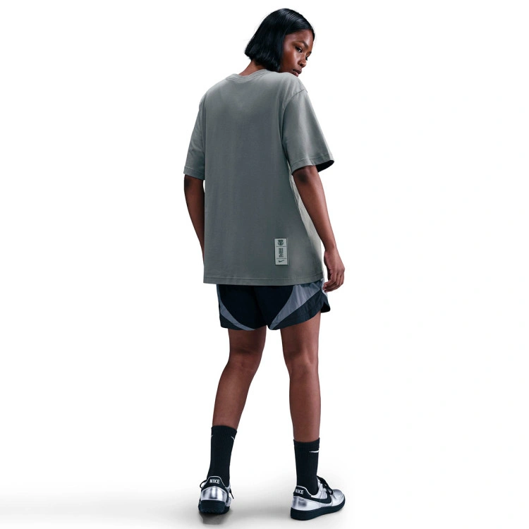 camiseta-nike-fc-barcelona-fanswear-2025-2026-mujer-smoke-grey-7