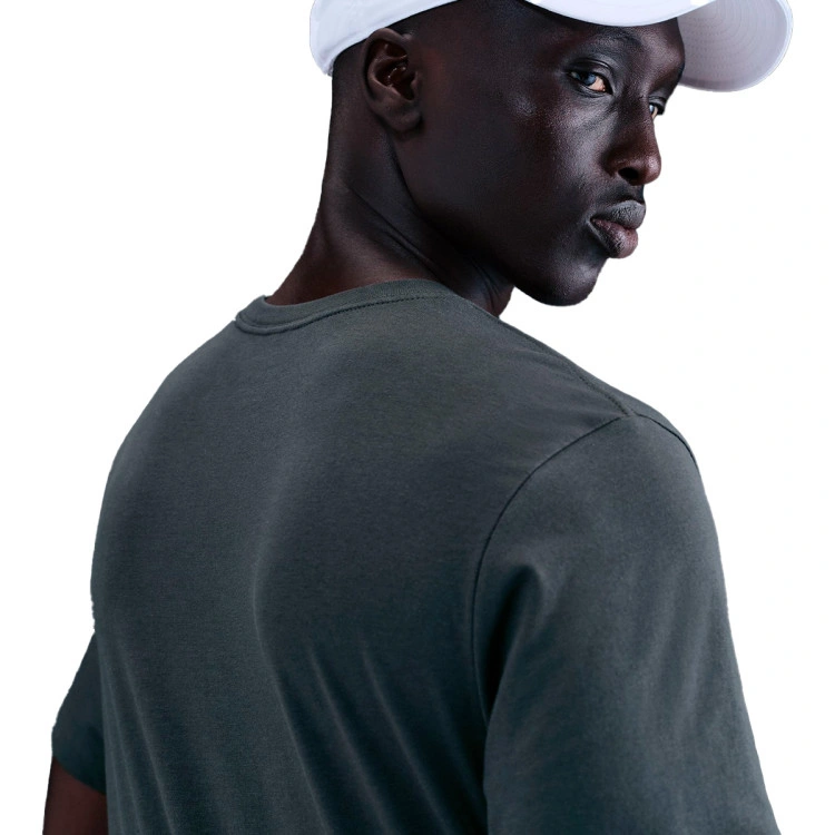 camiseta-nike-fc-barcelona-fanswear-2025-2026-anthracite-3