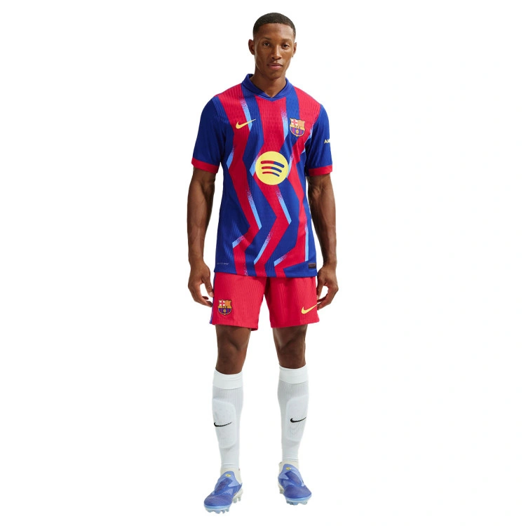 pantalon-corto-nike-pro-fc-barcelona-cuarta-equipacion-2025-2026-salsa-red-gym-blue-university-blue-opti-yell-4