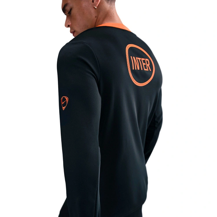 camiseta-nike-inter-milan-pre-match-ml-2025-2026-black-thunder-blue-safety-orange-3