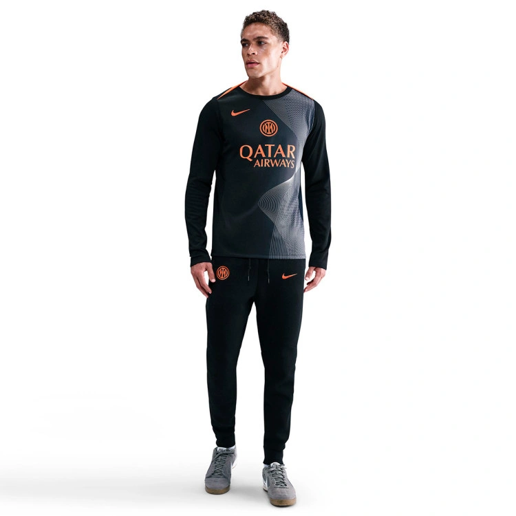 camiseta-nike-inter-milan-pre-match-ml-2025-2026-black-thunder-blue-safety-orange-4