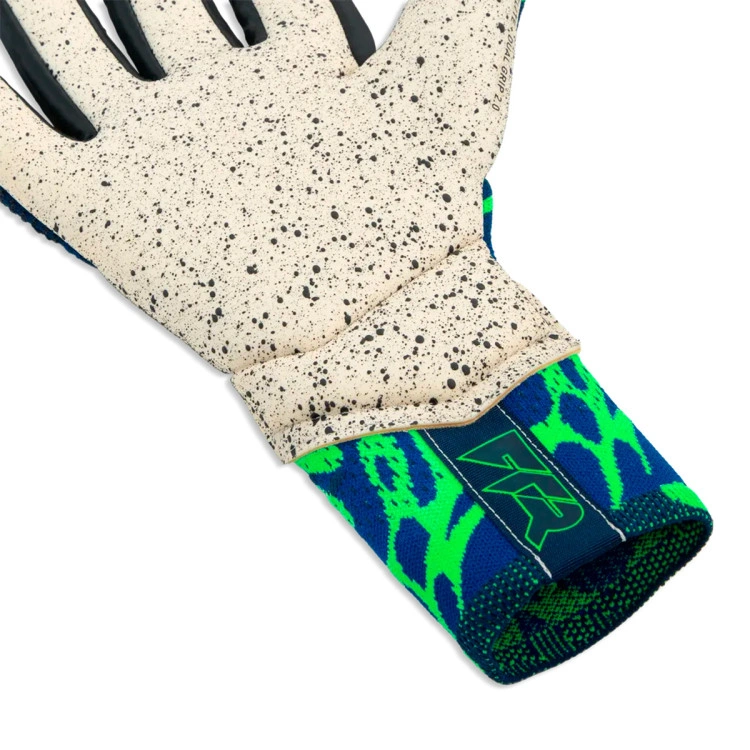 guantes-puma-future-ultimate-negative-cosmic-art-lapis-lazuli-bright-aqua-green-glare-glowing-2