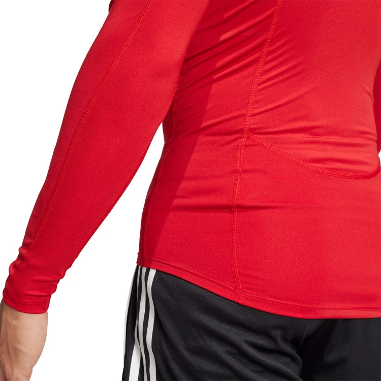 camiseta-adidas-techfit-team-power-red-2-3