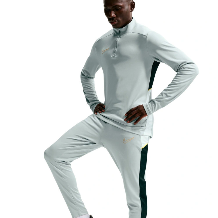 pantalon-largo-nike-dri-fit-academy-25-lt-smoke-grey-white-black-metallic-gold-5