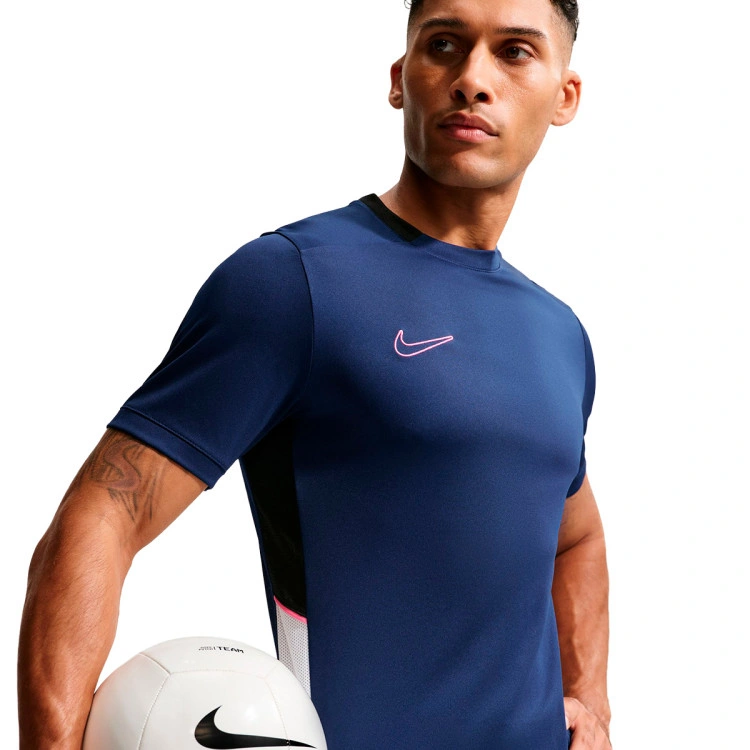 camiseta-nike-academy-25-dri-fit-ss-top-br-blue-void-black-white-pinksicle-4