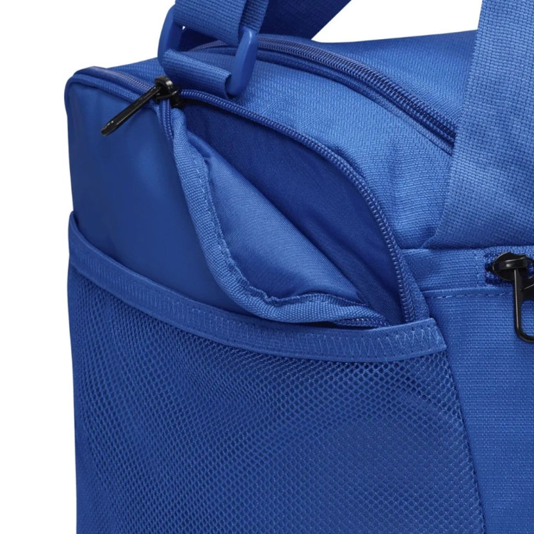 bolsa-de-deporte-nike-brasilia-duff-9.5-25l-game-royal-black-metallic-silver-5