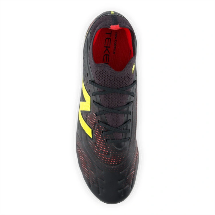 bota-new-balance-tekela-pro-low-sg-black-4