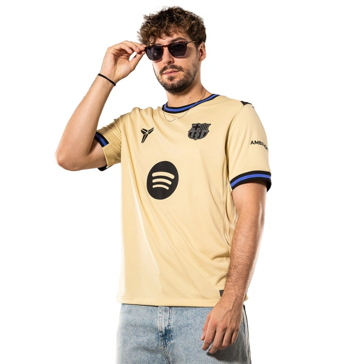 camiseta-nike-lamine-yamal-fc-barcelona-segunda-equipacion-x-kobe-2025-2026-gold-2