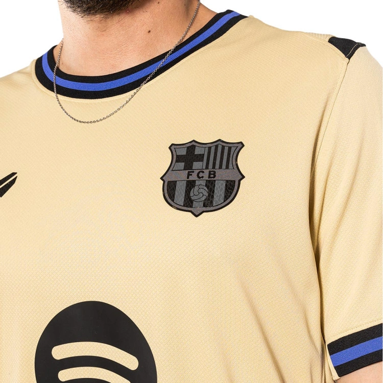 camiseta-nike-lamine-yamal-fc-barcelona-segunda-equipacion-x-kobe-2025-2026-gold-3