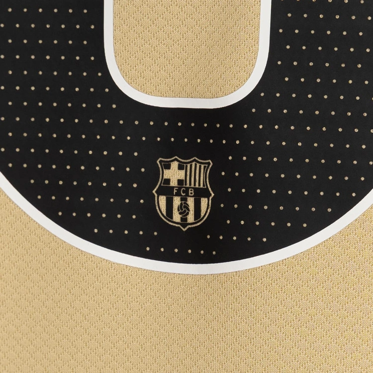 camiseta-nike-pedri-fc-barcelona-segunda-equipacion-x-kobe-2025-2026-gold-7