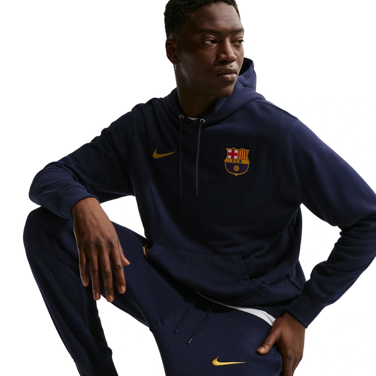 pantalon-largo-nike-fc-barcelona-fanswear-2026-2027-blackened-blue-mineral-yellow-no-sponsor-2