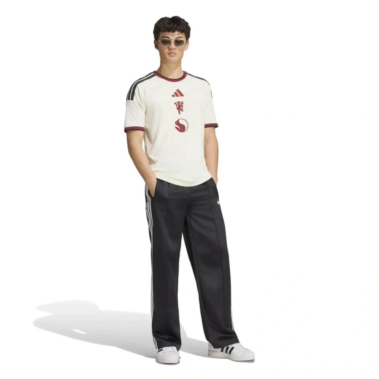 camiseta-adidas-manchester-united-tercera-equipacion-2026-2027-ivory-4