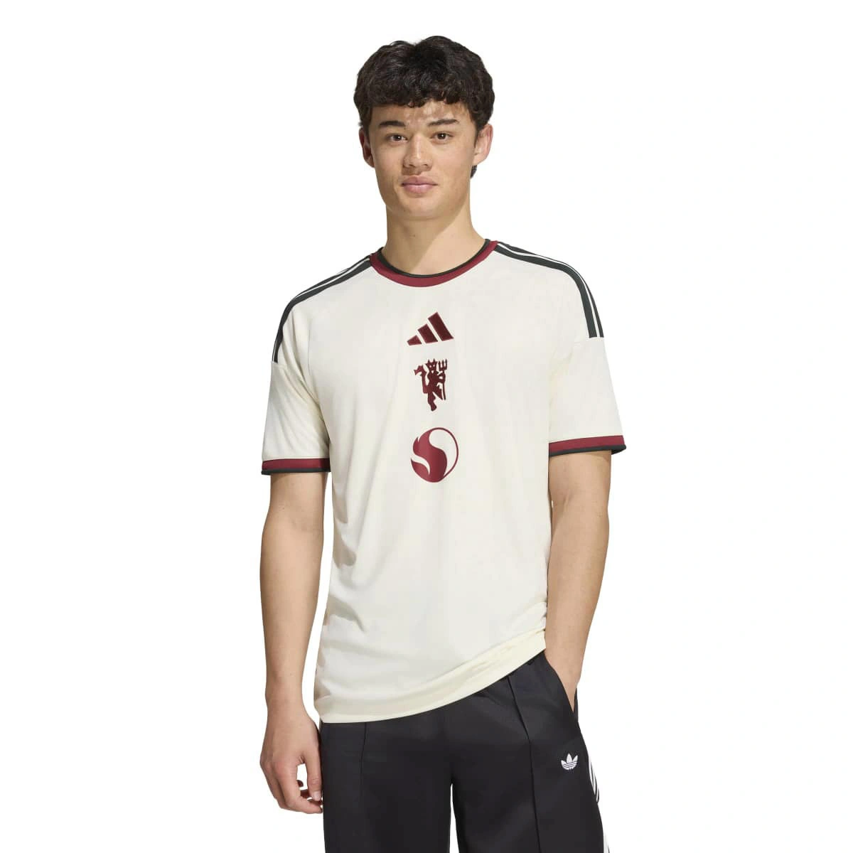camiseta-adidas-manchester-united-tercera-equipacion-2026-2027-ivory-0