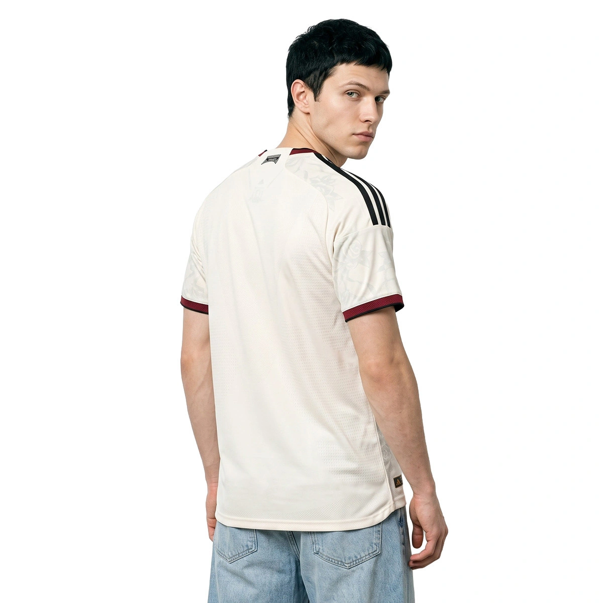 camiseta-adidas-manchester-united-tercera-equipacion-authentic-2026-2027-ivory-1