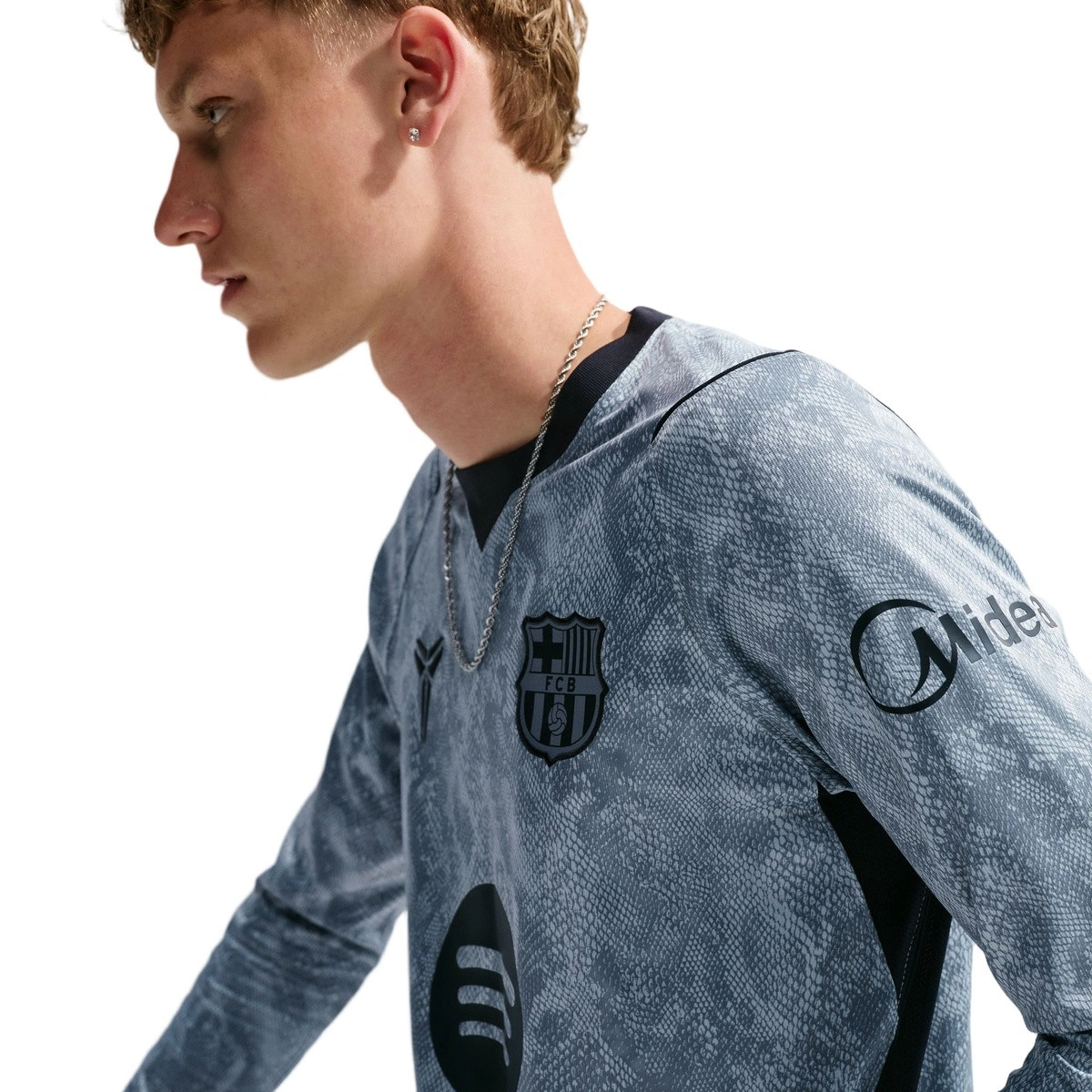 camiseta-nike-fc-barcelona-segunda-equipacion-x-kobe-portero-ml-2026-2027-grey-2