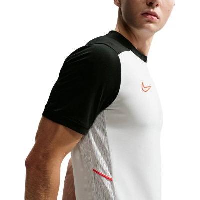 T-Shirt Academy 25