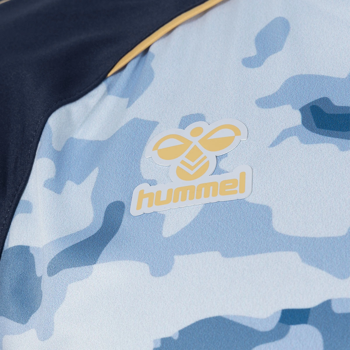 camiseta-hummel-malaga-cf-pre-match-2026-2027-azul-3