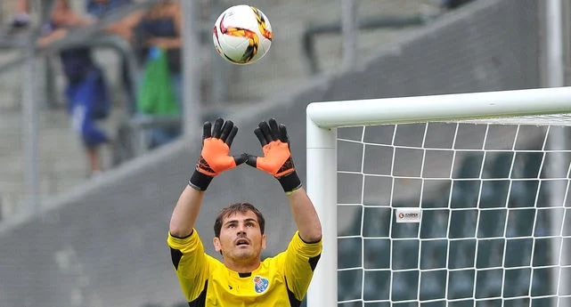 post card Iker-Casillas_ECDIMA20150729_0015_20.webp