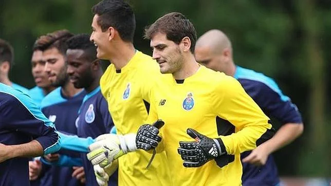 post card casillas--644x362.webp