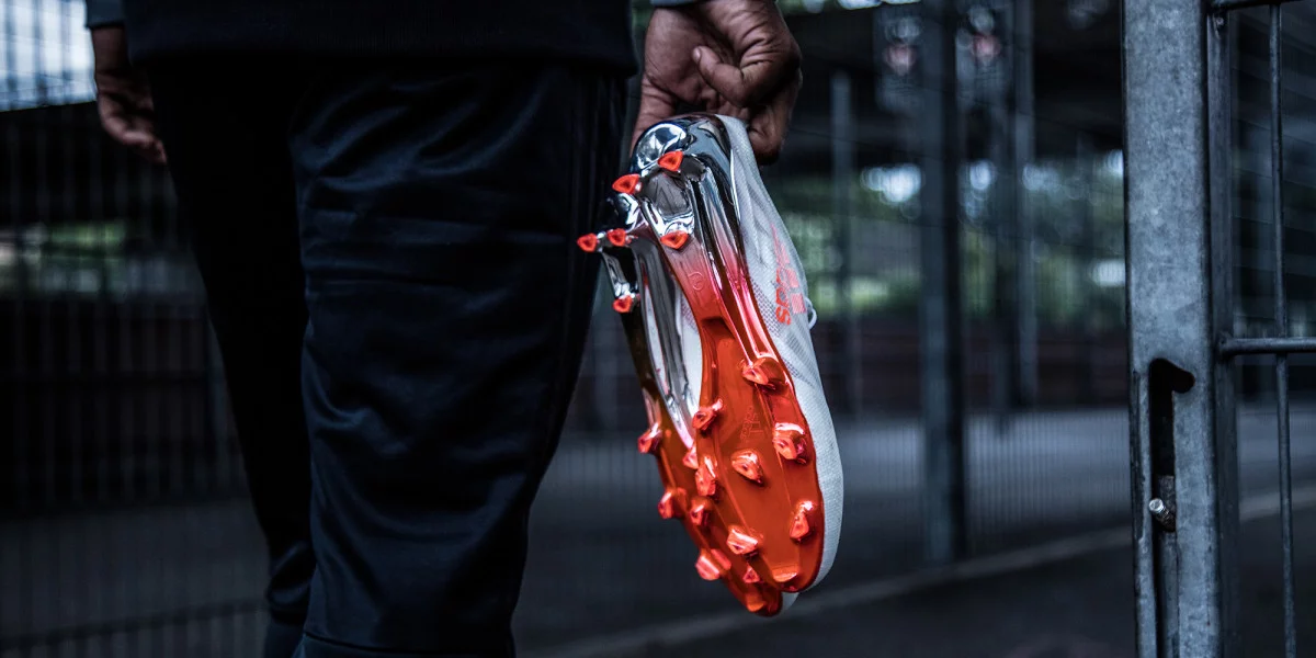 post card _99g_levitate_social_05b.webp