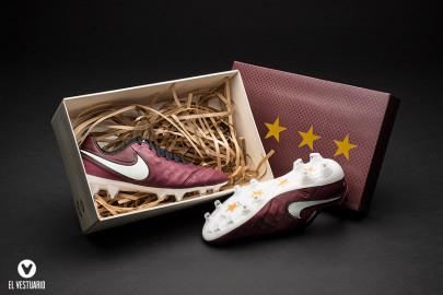 Les chaussures de football Nike Tiempo d'Andrea Pirlo