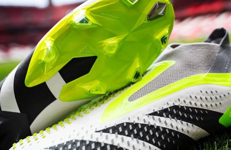 post card post-botas-de-futbol-pies-anchos-adidas-predatorjpeg19.webp