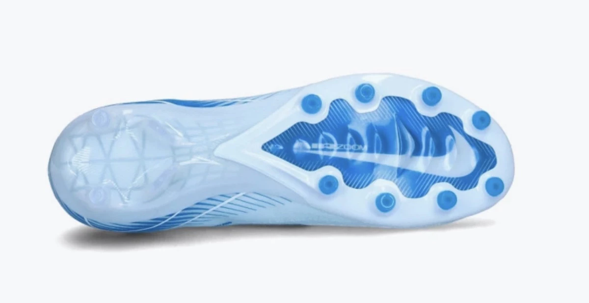 post card post-suelas-de-botas-de-futbol-artifijpeg25.webp