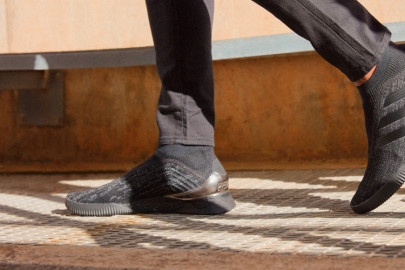 ADIDAS PREDATOR ULTRA BOOST NITE CRAWLER