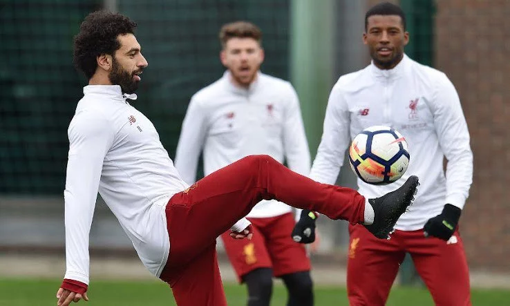 post card blog-botas-negras-salah-ajuste.webp