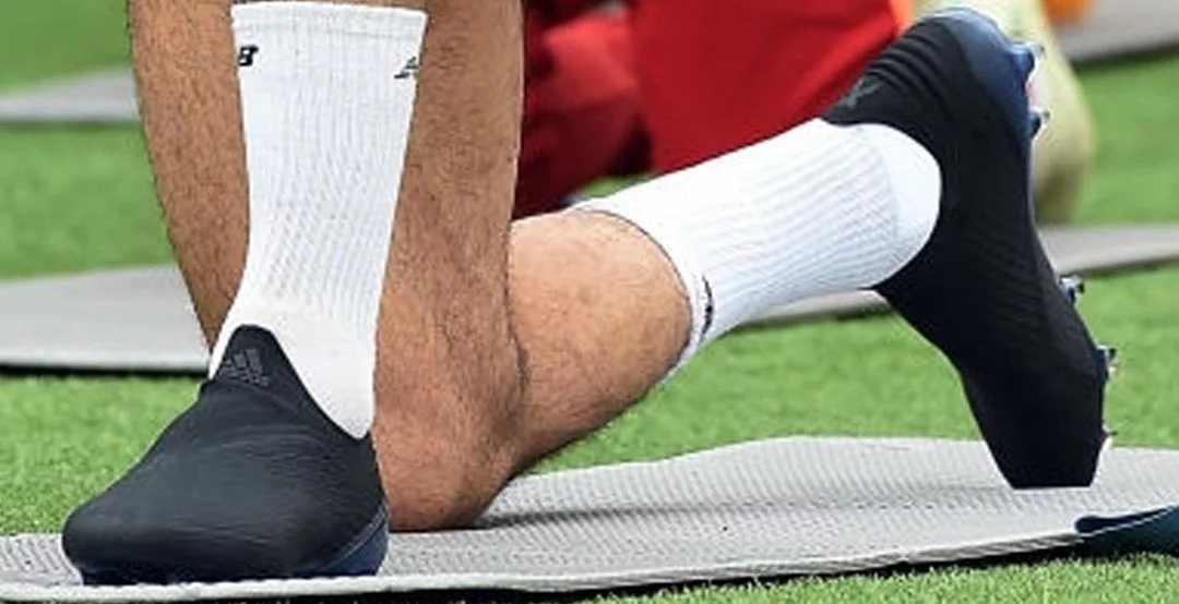 post card blog-botas-negras-salah-frente.webp