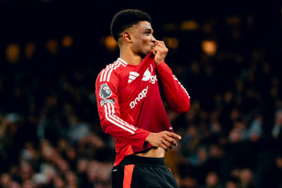 Les différences entre les maillots officiels des footballeurs et les répliques