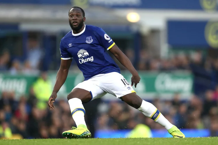 post card blog-romelu-lukaku-botas-hypervenom.webp