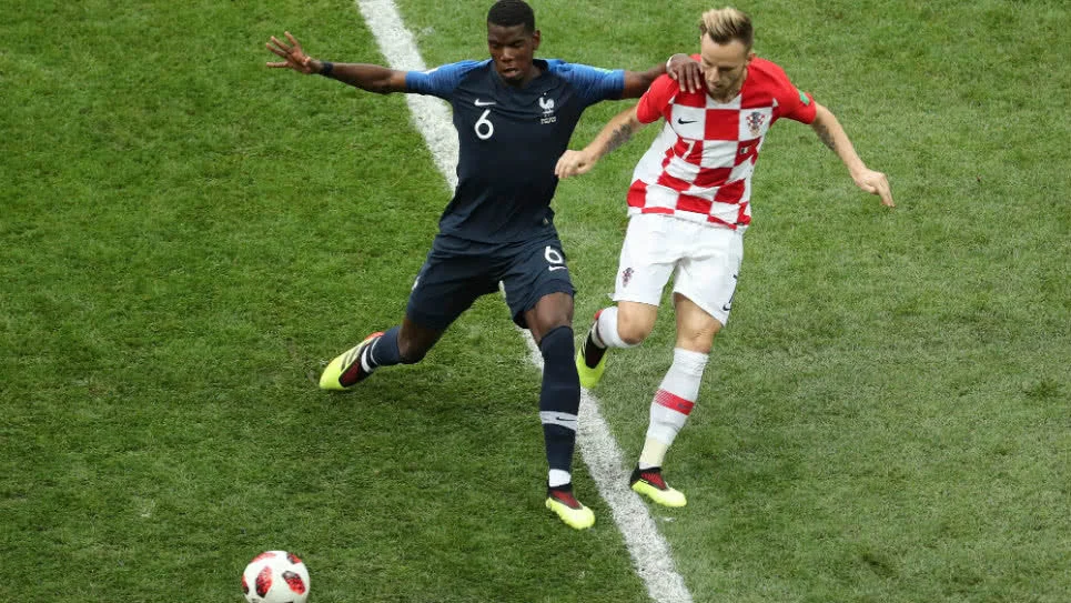 post card blog-botas-mundial-pogba-rakitic.webp