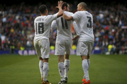 Des trous dans les chaussettes des footballeurs