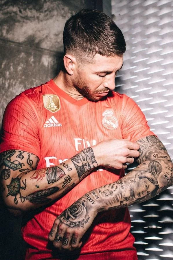 post card Blog-camiseta-roja-real-madrid-parley-ramos.webp