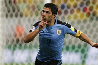 LUIS SUAREZ AVEC PUMA