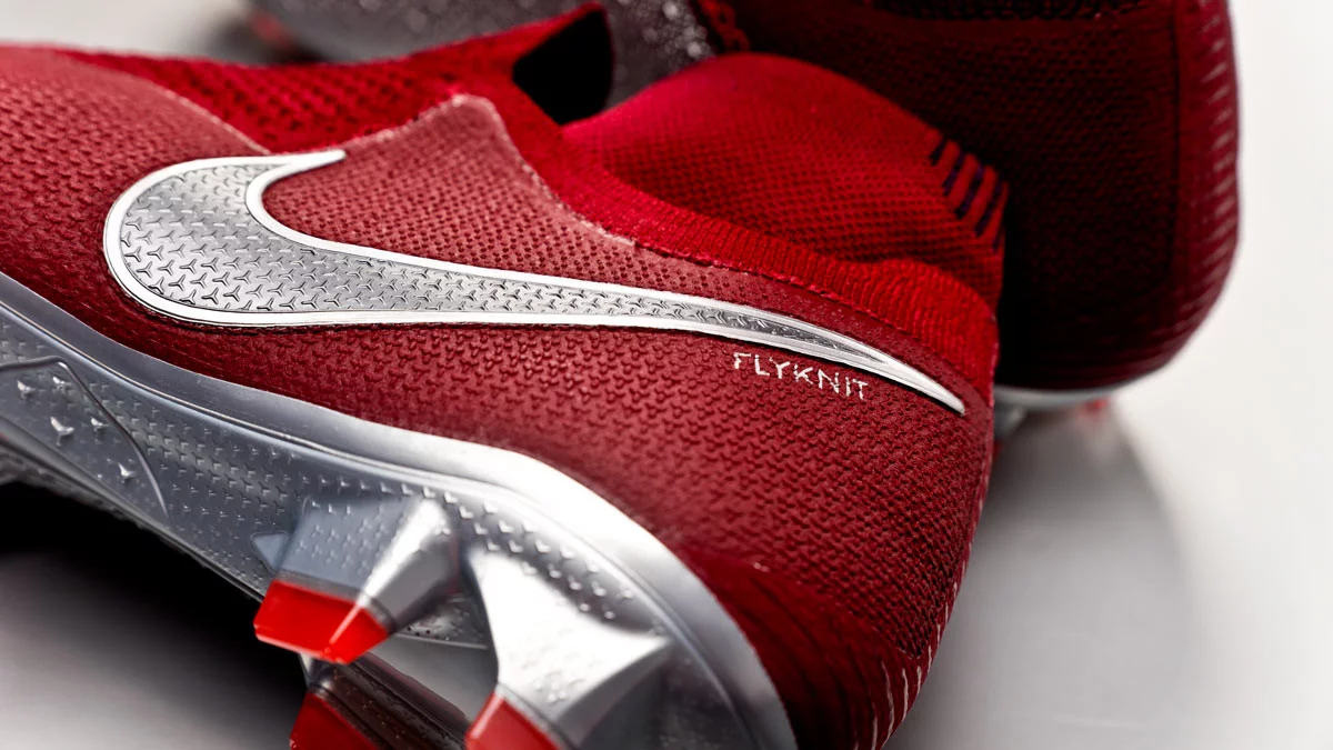 post card Post-Nike-Rising-Fire-2.webp