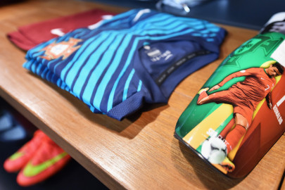 Quels accessoires sont nécessaires pour jouer au football ?