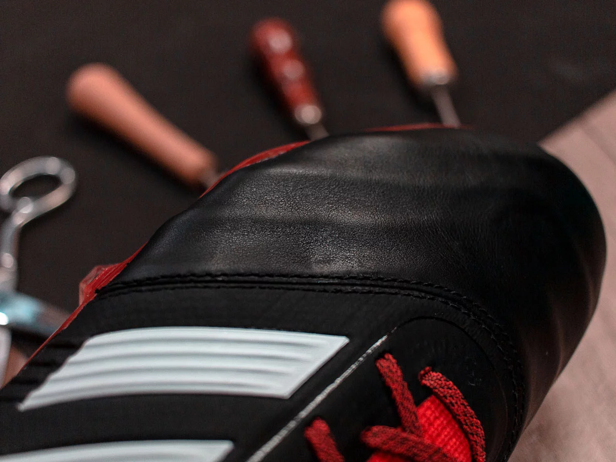 post card Predator-18.1-piel-negra.webp