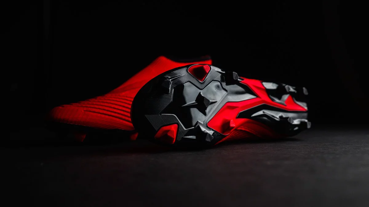 post card adidas-predator-sin-cordones-gama-baja-4.webp