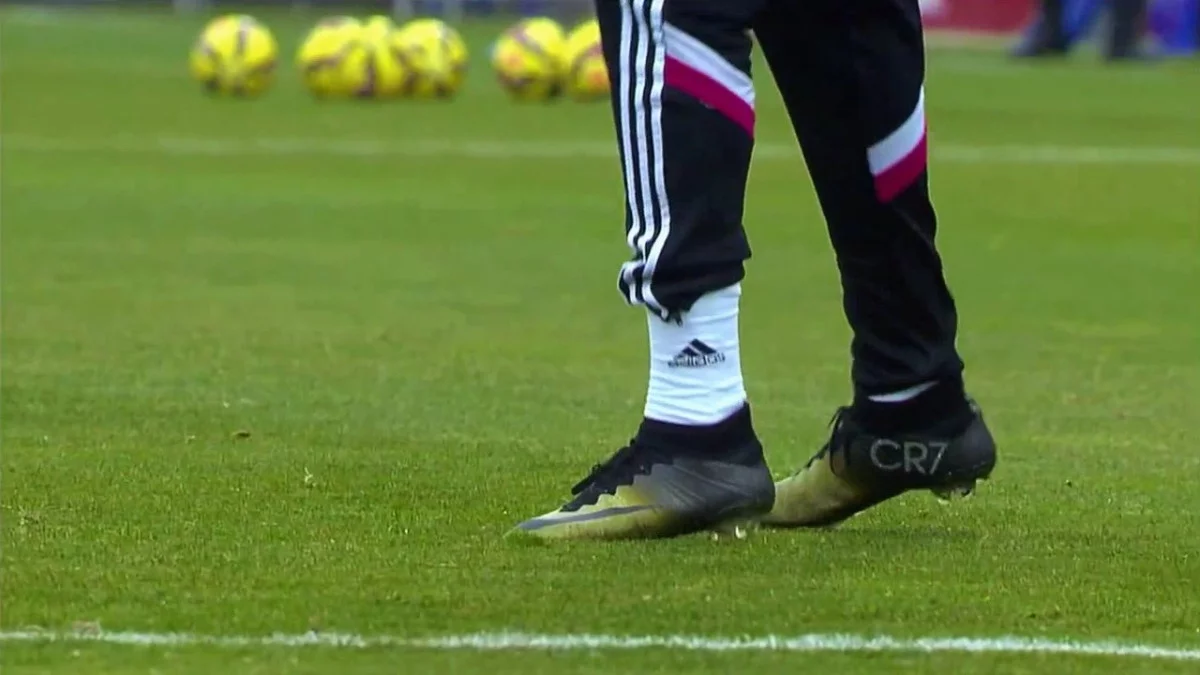 post card Post-Botas-Exclusivas-BalondeOro-2.webp