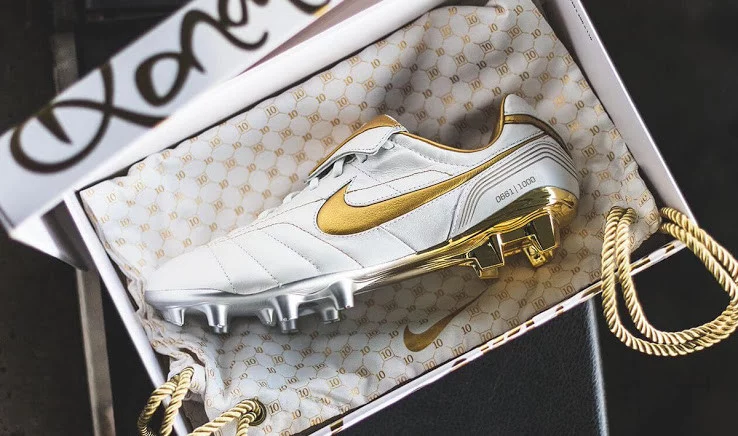 post card blog-top-5-remakes-2018-nike-legend-VII-r10.webp