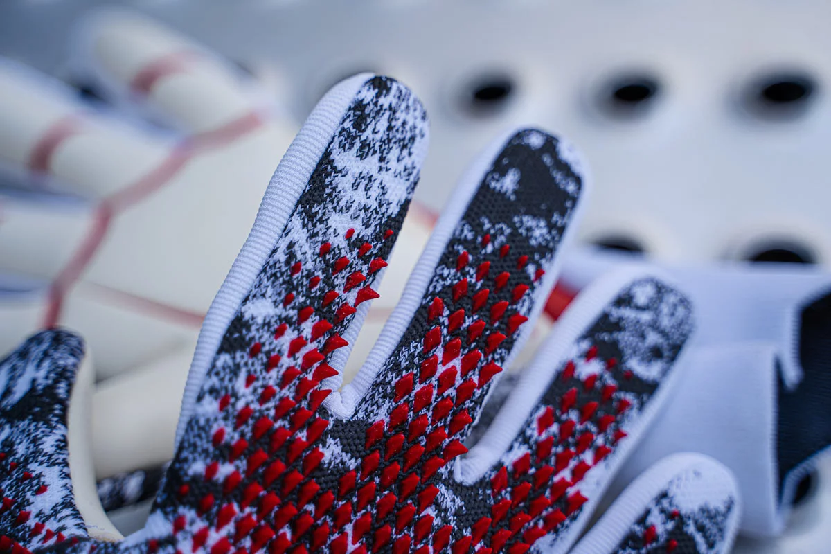 post card post-guantes-Manuel-Neuer-4.webp