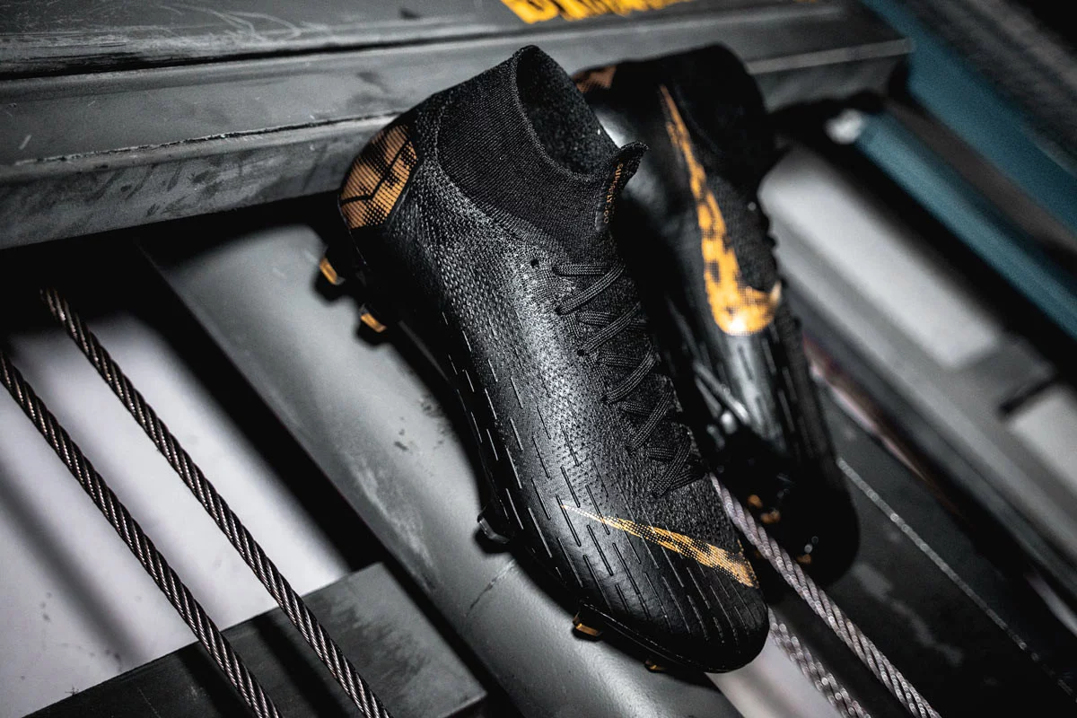 post card botas_futbol_nike_black_lux_mercurial.webp