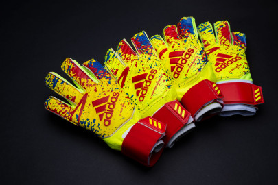 RETOUR AU 90'S AVEC LES GANTS ADIDAS CLASSIC