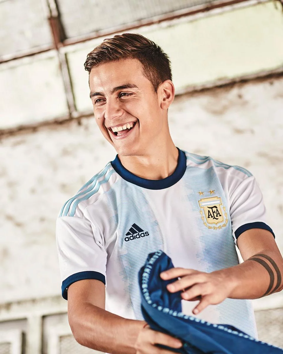 post card blog-nueva-camiseta-argentina-copa-america-2019-dybala.webp
