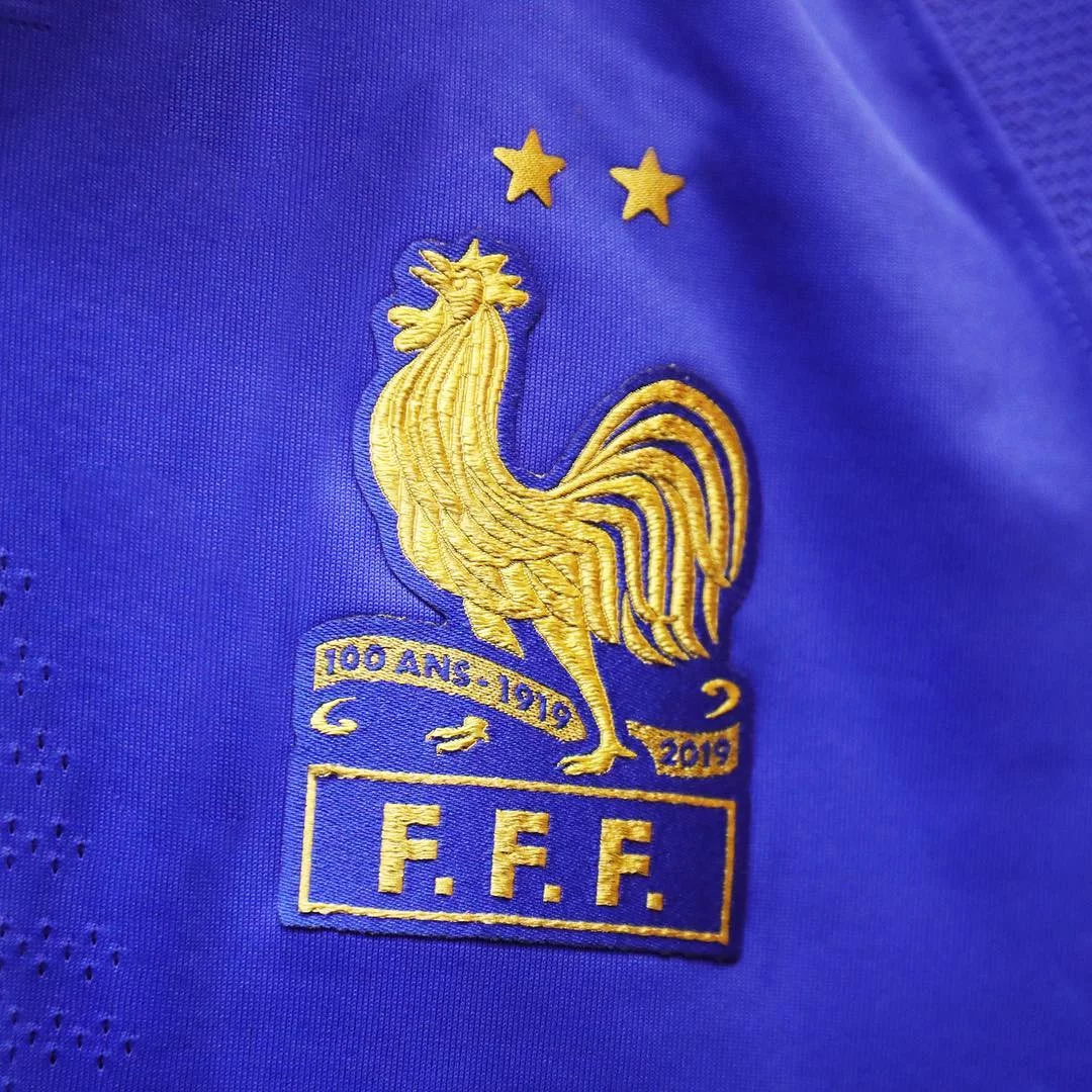 post card ecusson.webp