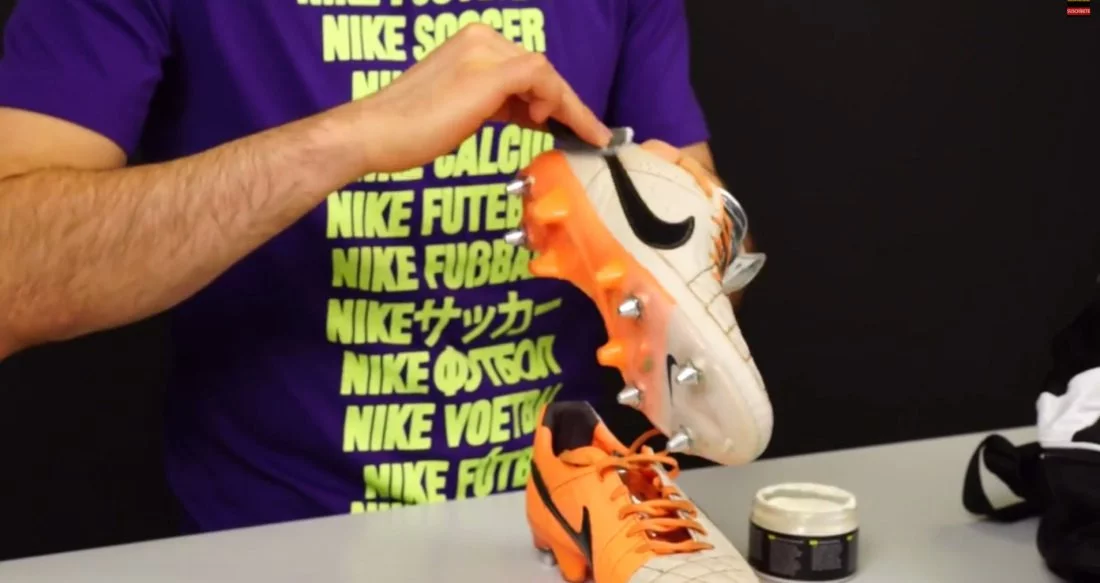 post card Post-como-limpiar-botas-futbol-1.webp